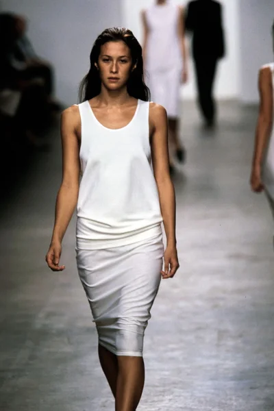 Look 10